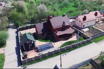 Вице-премьер Кистион построил особняк на земле своего водителя - СМИ