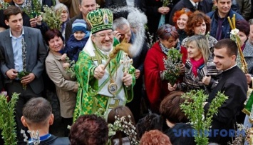 Православные празднуют Вербное воскресенье