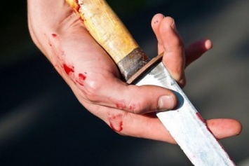 Пьяный житель Бердянска ударил ножом жену