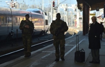 В Страсбурге мужчина напал с канцелярским ножом на военный патруль