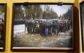 "Запорожье - город с яйцами": в городе прошло торжественное празднование годовщины разгона "антимайдановцев"