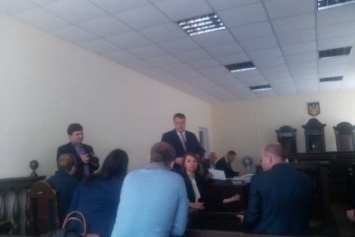 На суд Кернеса приехал Геращенко