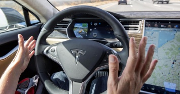 Илон Маск рассказал о преимуществах автопилота в Tesla