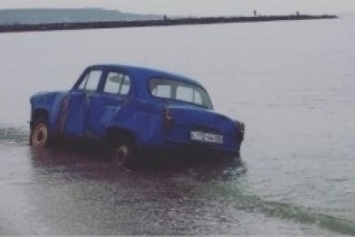 На одесской Крыжановке в море выловили автомобиль (ФОТО)