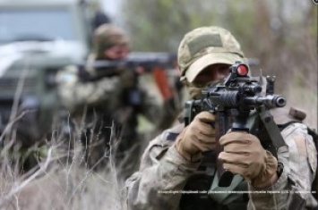 Пресс-центр штаба АТО: боевики 42 раза атаковали позиции сил АТО