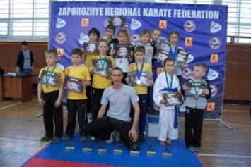 Юные каратисты Бердянска привезли из Запорожья 25 медалей