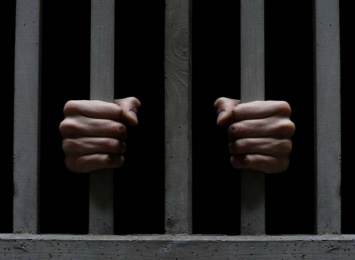 Апелляционный суд частично оправдал бывшего сотрудника Ольшанской колонии, обвиненного в сбыте наркотиков