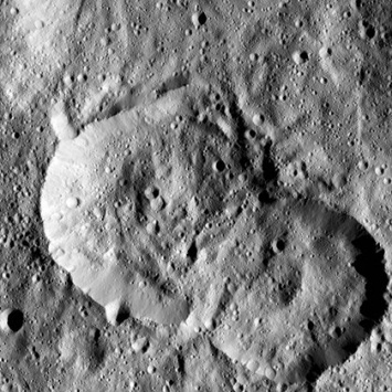 NASA показало снимок "абхазского" кратера на Церере