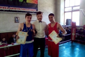 Боксер из Доброполья получил золотую медаль на Региональном турнире