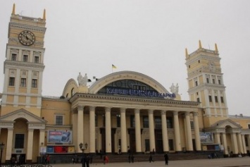 На Южном вокзале грабители напали на харьковчанку с ножом