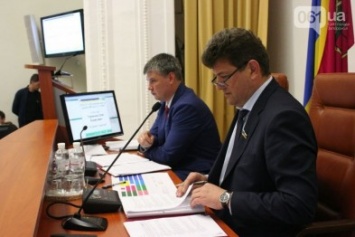 Из запорожского бюджета потратят 5,5 миллионов на рабочие места для новых чиновников мэрии