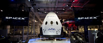 SpaceX: Dragon 2 сможет приземлиться на любой поверхности Солнечной системы, первый полет - на Марс