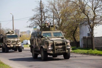 Полк Азов едет в Одессу, чтобы защитить регион от вторжения из Приднестровья