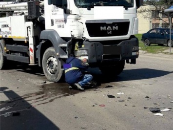 Маршрутка столкнулась с грузовиком во Львове