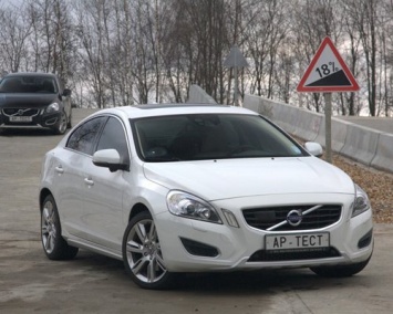 Volvo S60 получит трехцилиндровые двигатели