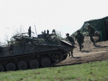 Ополченцы на Донбассе вооружены лучше, чем страны НАТО - МИД