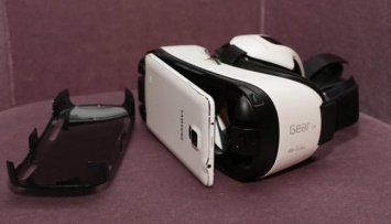 Пользователи Samsung Gear VR провели 228 лет в очках виртуальной реальности