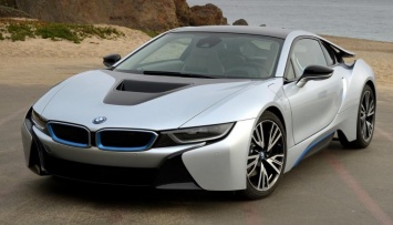 BMW реализовал в России 32 гибридных спорткара BMW i8