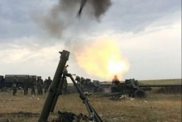 В ночь на Пасху боевики обстреляли два поселка в Донецкой области