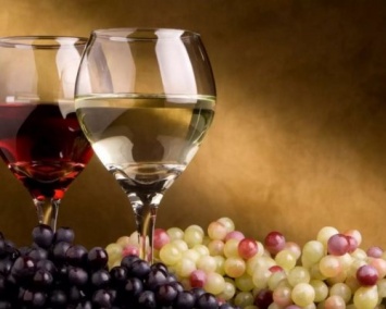 Ученые: Два бокала вина за ужином повышают самооценку