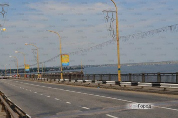 Депутаты Николаевского горсовета игнорируют просьбы отремонтировать ограждение Варвароского моста