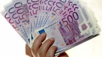 СМИ: Крупные купюры евро тайно изымаются европейским Центробанком