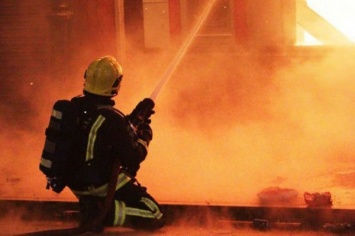 Случайный прохожий спас троих человек из горящей квартиры в Москве