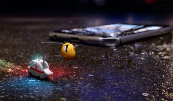 Motorola разбила iPhone 6s и Galaxy S7 edge в рекламе «небьющегося» смартфона Droid Turbo 2 [видео]