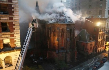 В Нью-Йорке на Пасху сгорела православная церковь (фото, видео)