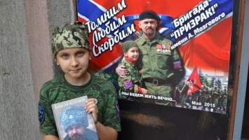 Боевики "ЛНР" поругались из-за 10-летней девочки: фетиш террористов назвали отстающей в развитии мошенницей