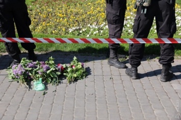 Первые стычки между полицией и активистами на Куликовом поле в Одессе