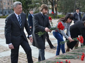 Оппозиционеров Бойко и Новинского не выпускают из одесского аэропорта