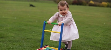 Герцог и герцогиня Кембриджские опубликовали фото годовалой дочери