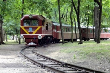 В Днепропетровске детская железная дорога открыла 80-й сезон