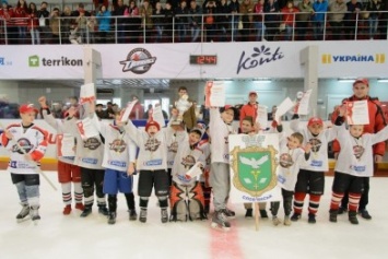 Славянск и Краматорск одержали победу в Детской хоккейной лиге (фото)