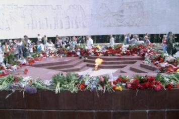 В Ялте отреставрирован мемориал «Вечный огонь»
