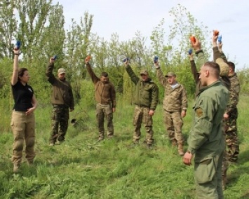 Украинские десантники проходят учения по стандартам НАТО (ФОТО)