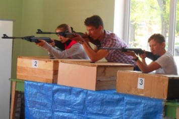 На базе Виллы Марии в Славянске проходят соревнования по стрельбе