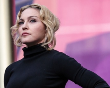 Мадонна оголила грудь и ягодицы в знак протеста (ФОТО)