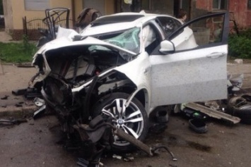 В ночном ДТП в Симферополе погиб человек и разбиты три машины