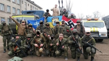 В день второй годовщины неонацистского "Азова" на киевском сайте вышла статья "Полк белых людей"