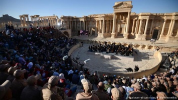 "Концерт в Пальмире - безвкусная политическая потуга отвлечь внимание от войны", - Филип Хаммонд