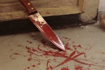 Поножовщина под Сумами: жена пырнула мужа ножом в спину
