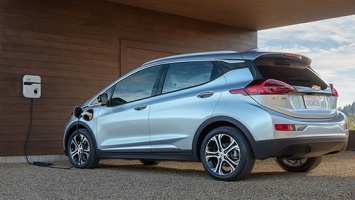 Электрокар Chevrolet Bolt станет беспилотным такси