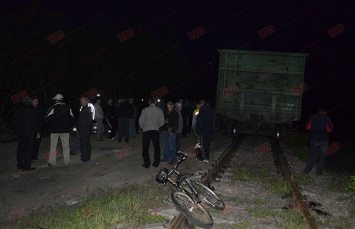 Жители запорожского села перекрыли железную дорогу