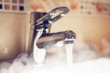 НКРЭКУ: стоимость горячей воды в Киеве с 1 июля вырастет до 61-78 грн/куб м