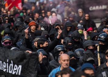 Акция протеста анархистов на границе Италии и Австрии привела к аресту десятков человек