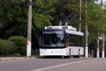 В Симферополе обкатывают новый троллейбус с автономным ходом (ФОТО)