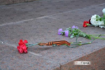Красные знамена и георгиевские ленты: 9 мая в Николаеве не обошлось без провокаций и драк