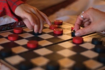 В Херсоне состоялись соревнования по шахматам и шашкам